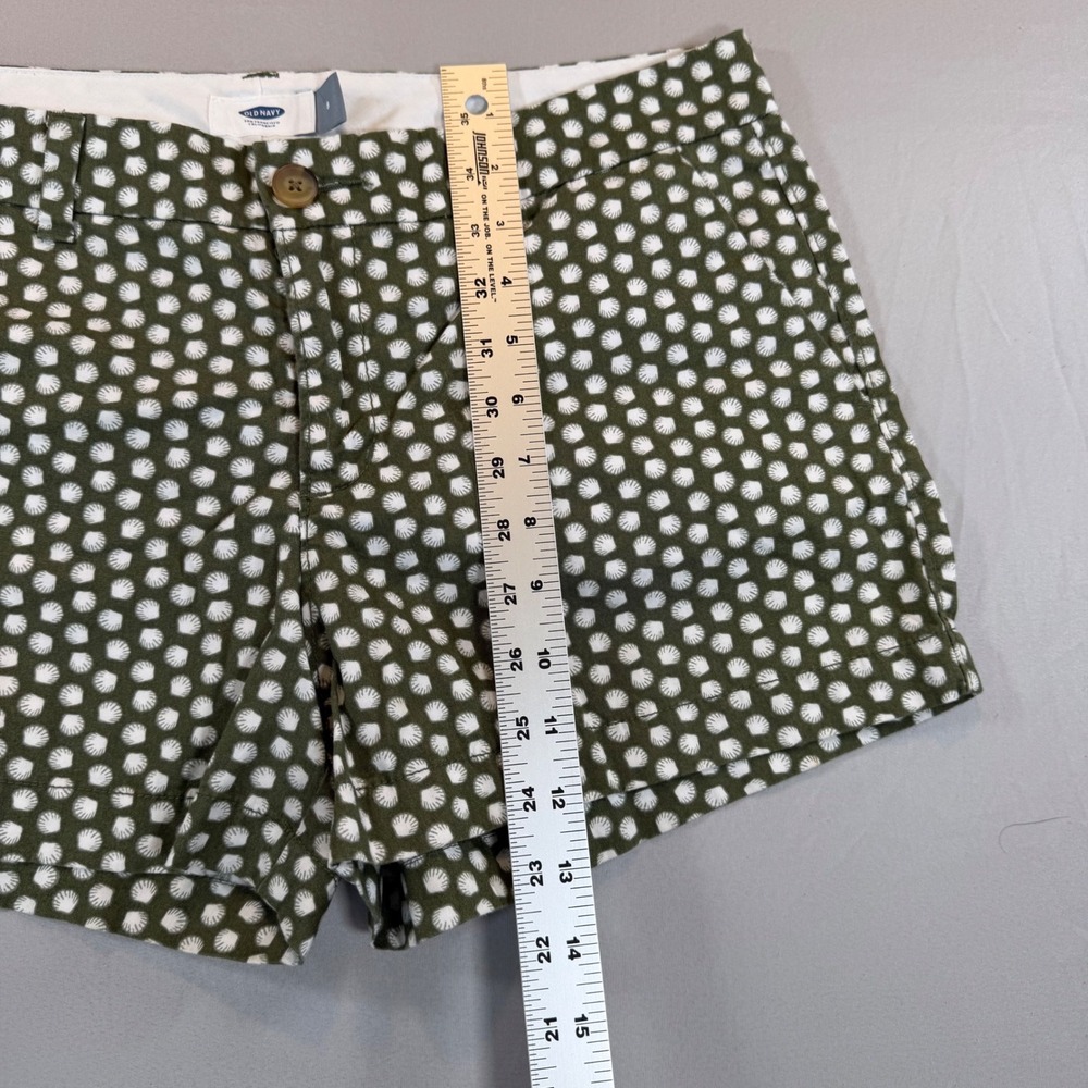 Old Navy Womens Green Seashell Print Shorts Olive White Coastal Summer Size 8 - Picture 4 of 7